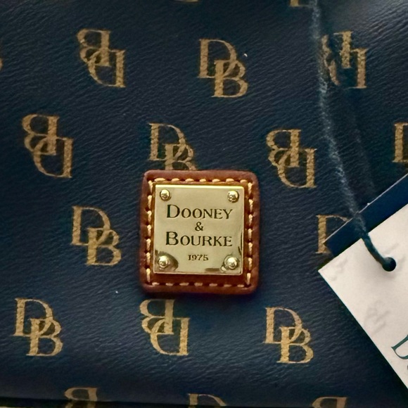 Dooney & Bourke Greta Coin purse - Picture 2 of 6